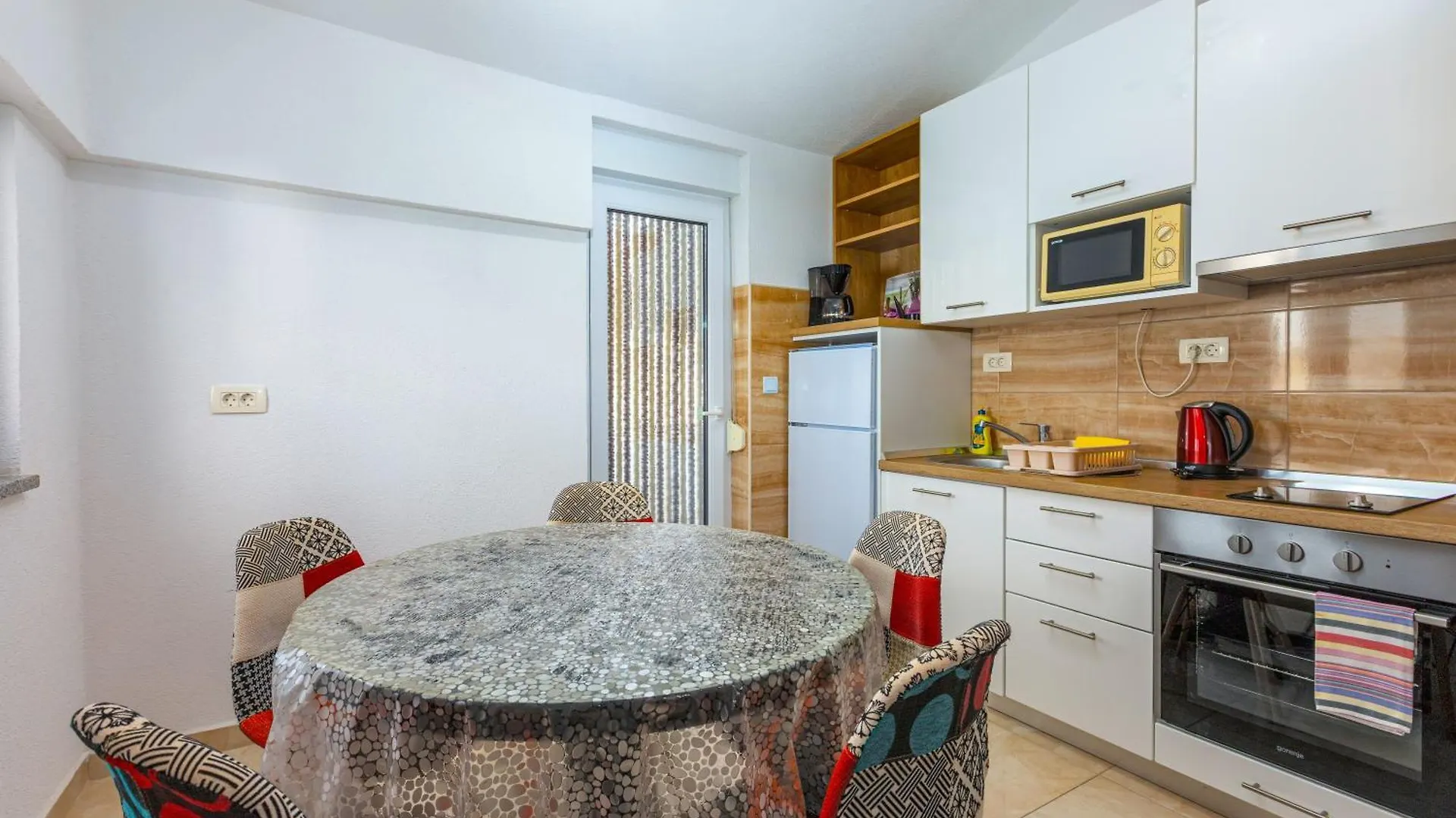 Sanus Apartments Pula 0*,