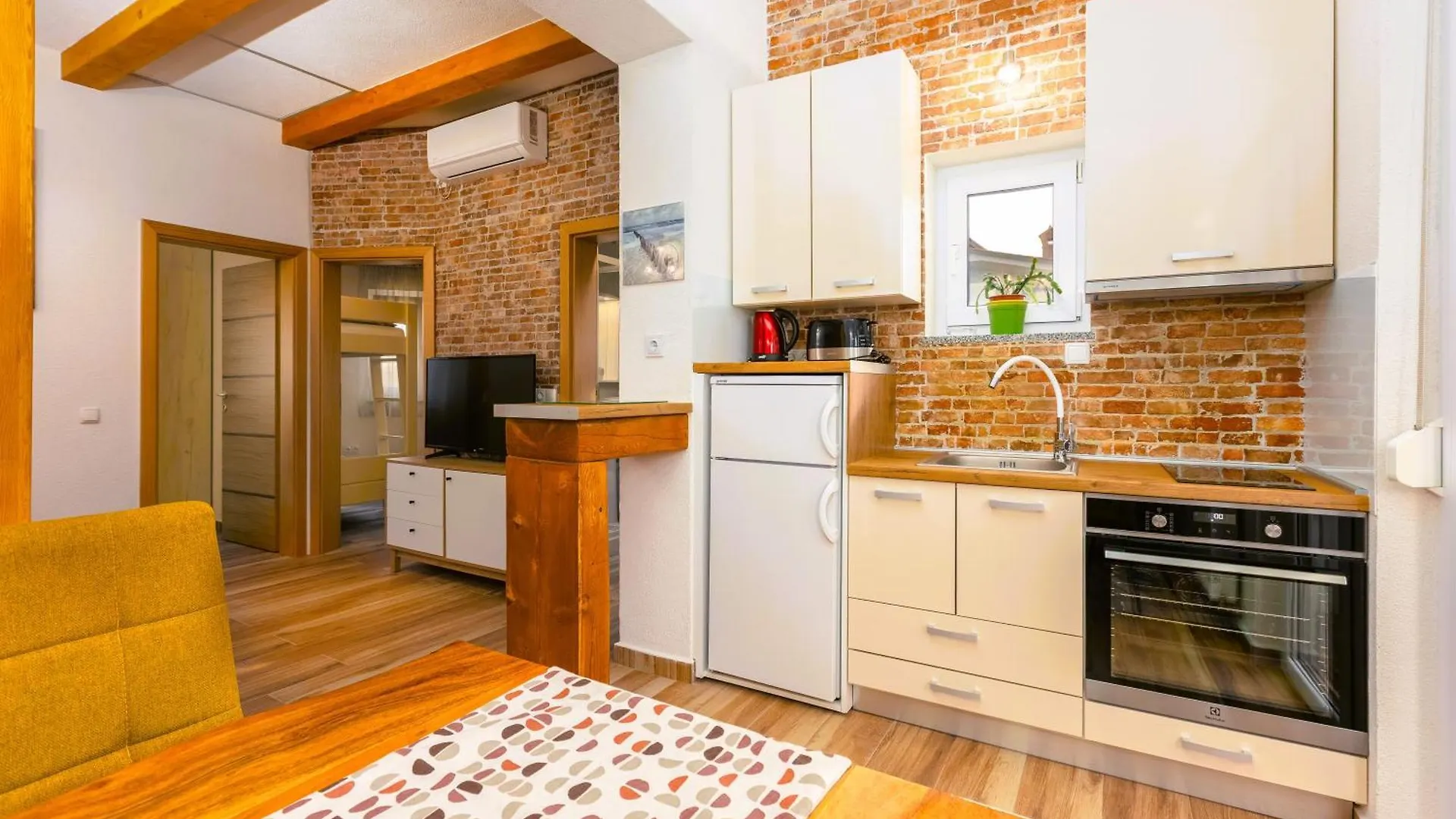 פולה Sanus Apartments קרואטיה