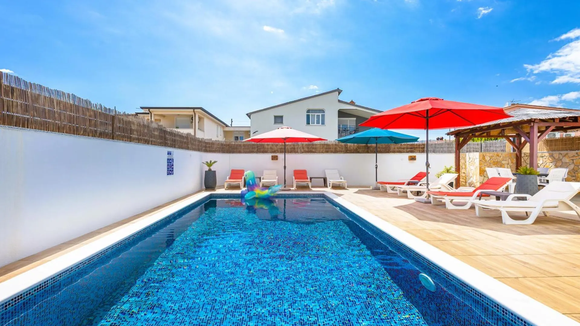 פולה Sanus Apartments קרואטיה
