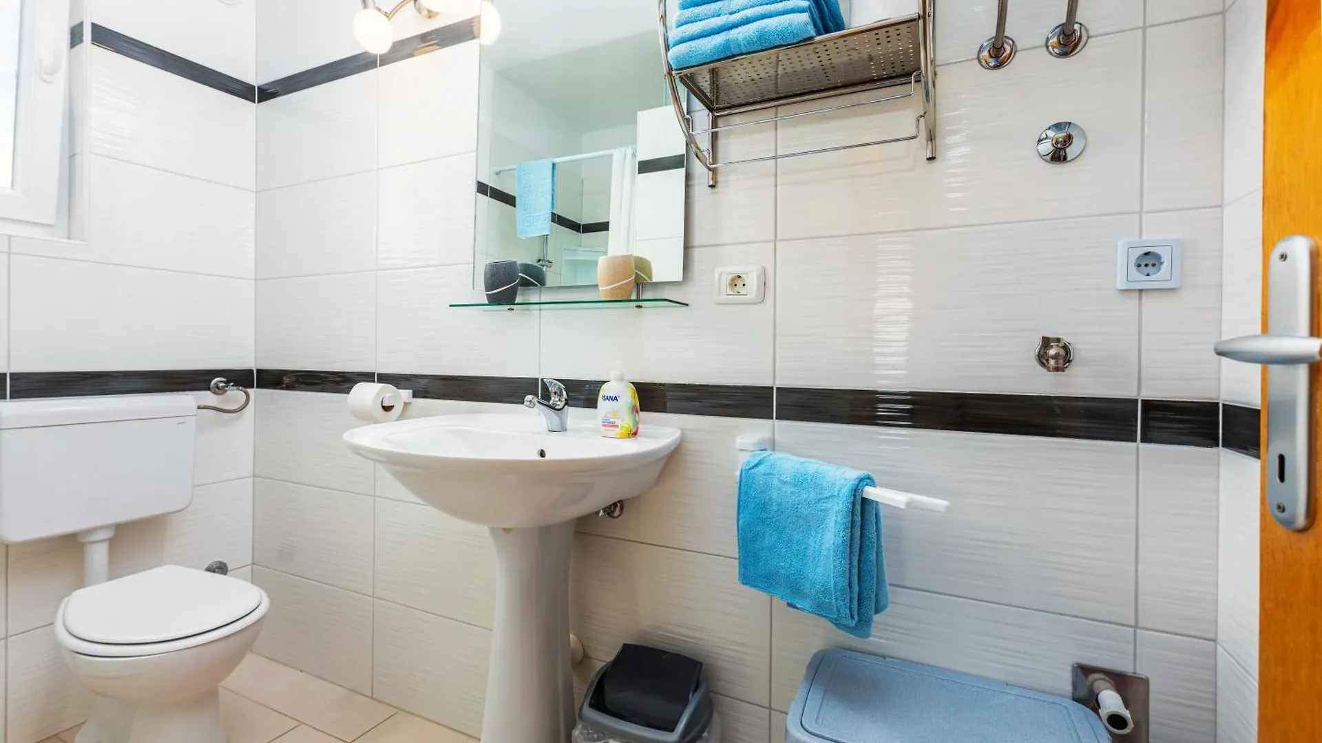 Sanus Apartments Pula 0*,